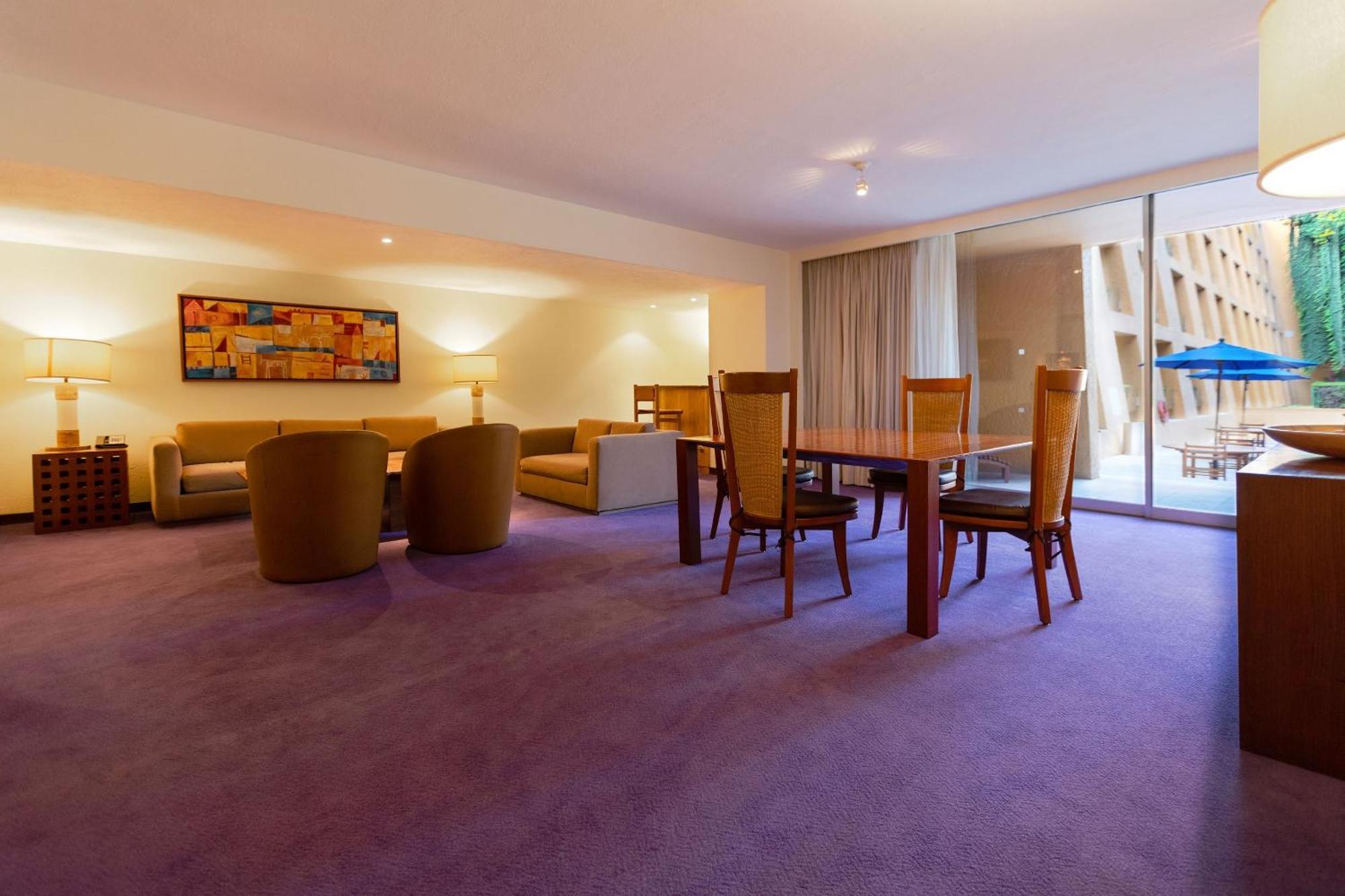 Camino Real Polanco Mexico Hotel Luaran gambar A suite at the hotel