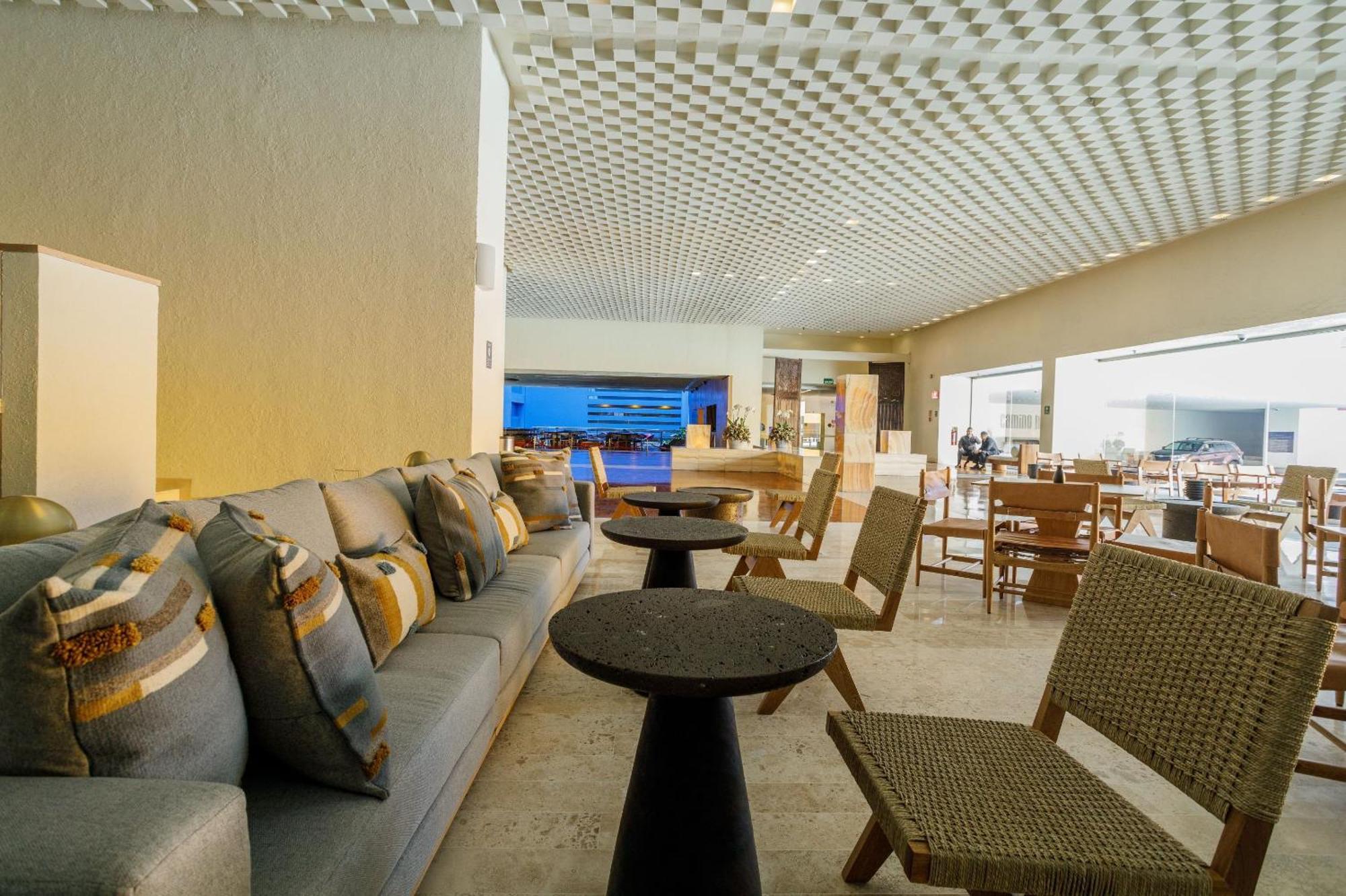 Camino Real Polanco Mexico Hotel Luaran gambar The lounge at the airport