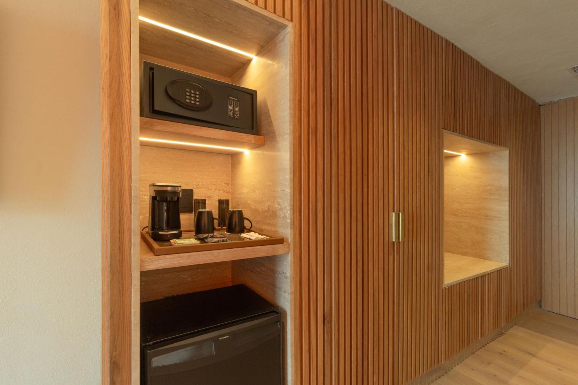 Camino Real Polanco Mexico Hotel Luaran gambar A 3D rendering of a hotel room